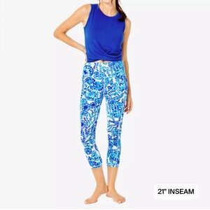 NWT: Lilly Pulitzer Weekender High Rise Crop Legging UPF 50+, Blue patterned, L